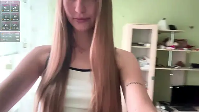 SweetJinny88 online show from 10.28.25