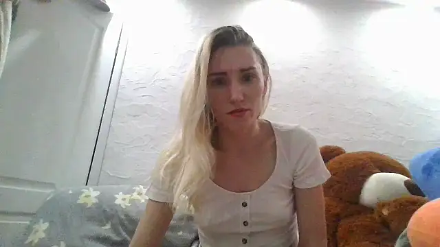 Snapshot of Adrianachanel chatting on 10.01.25 Adrianachanel online show from 10.01.25