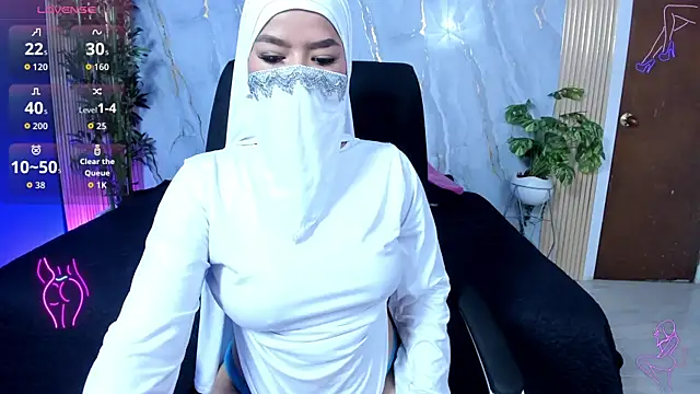 Snapshot of Amal_Bakir chatting on 10.04.25 Amal Bakir online show from 10.04.25