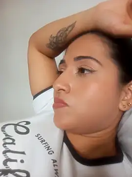 Snapshot of Alisson_Morgann chatting on 10.30.25 Alisson Morgann online show from 10.30.25