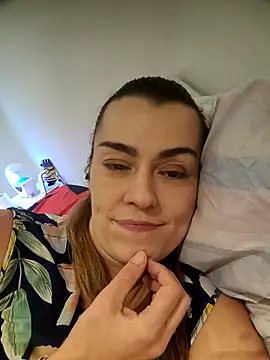 Carolinemiam online show from 10.16.25