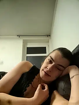 Carolinemiam online show from 11.27.25