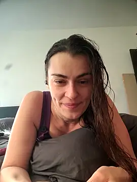 Carolinemiam online show from 03.04.26