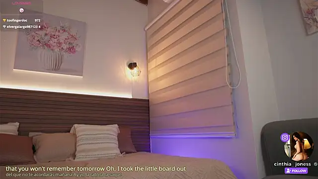 Snapshot of cinthia_jones2 chatting on 10.09.25 cinthia jones2 online show from 10.09.25
