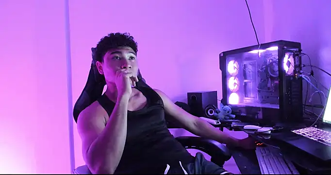 Snapshot of kenji_azura1 chatting on 10.28.25 kenji azura1 online show from 10.28.25