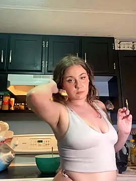 EllieMelts online show from 10.08.25