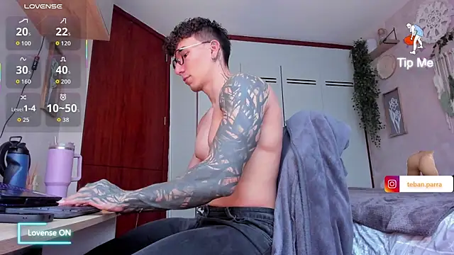 estebandi do online show from 11.12.25