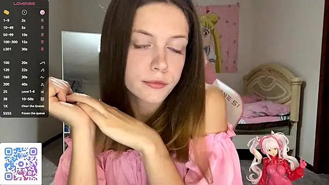 Snapshot of VibeQueenLucy chatting on 10.02.25 VibeQueenLucy online show from 10.02.25