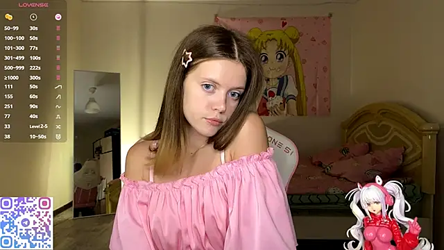 Snapshot of VibeQueenLucy chatting on 10.22.25 VibeQueenLucy online show from 10.22.25