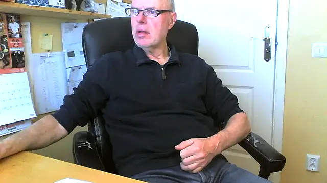 Snapshot of Klipparn chatting on 03.23.26 Klipparn online show from 03.23.26