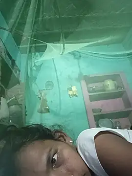 Snapshot of Hita_Grewal chatting on 09.12.25 Hita Grewal online show from 09.12.25