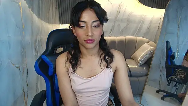 Snapshot of katty_berry_r chatting on 10.20.25 katty berry r online show from 10.20.25