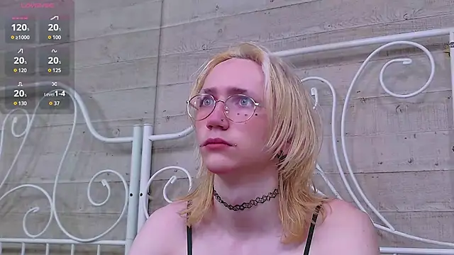 TrissHarper online show from 10.31.25