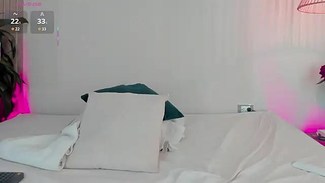 Cristalfoxy  online show from 11.06.25