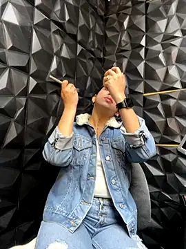 lil charme online show from 09.17.25