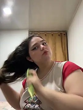 Snapshot of PortuPAWG chatting on 11.24.25 PortuPAWG online show from 11.24.25