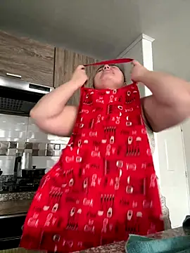 Snapshot of PortuPAWG chatting on 12.14.25 PortuPAWG online show from 12.14.25