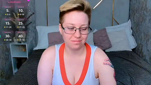 AlexandraGreen online show from 10.10.25