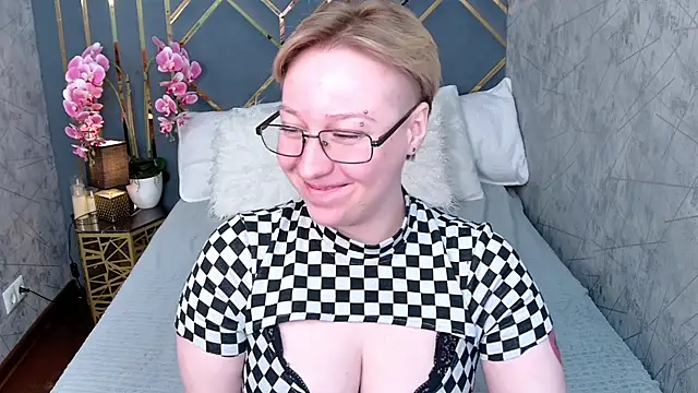 AlexandraGreen online show from 03.26.26