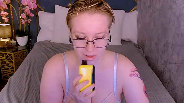 AlexandraGreen online show from 04.19.26