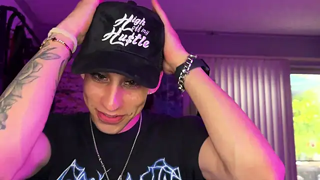 xoFrankie online show from 10.14.25