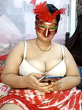 Snapshot of Tanisha-Chy chatting on 10.31.25 Tanisha-Chy online show from 10.31.25