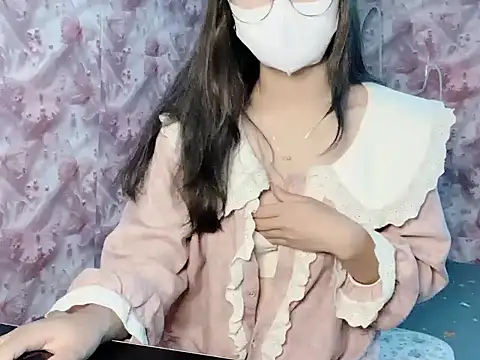 Snapshot of Miumiu028 chatting on 10.16.25 Miumiu028 online show from 10.16.25