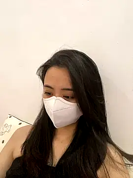 Snapshot of Mochi21 chatting on 10.13.25 Mochi21 online show from 10.13.25