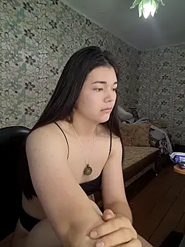 Snapshot of Albi_Glow chatting on 09.26.25 Albi Glow online show from 09.26.25