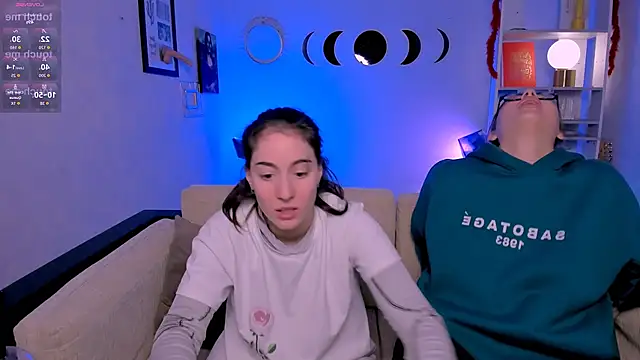 Snapshot of khloebeauty chatting on 02.03.26 khloebeauty online show from 02.03.26