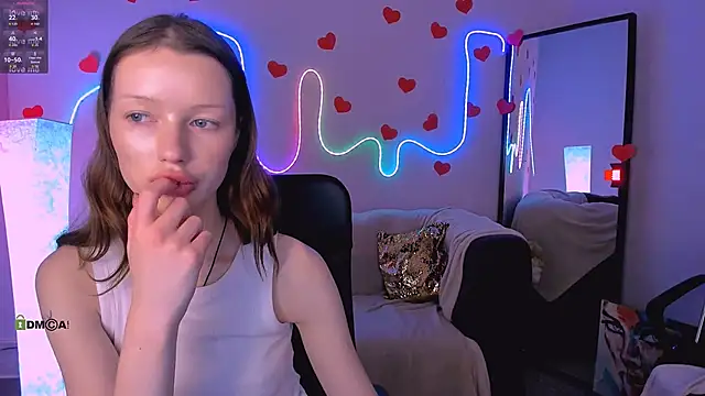 Snapshot of khloebeauty chatting on 02.24.26 khloebeauty online show from 02.24.26