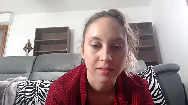 Snapshot of L_Sofia chatting on 10.24.25 L Sofia online show from 10.24.25