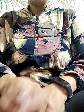 Snapshot of meenu_bhabhi547 chatting on 09.18.25 meenu bhabhi547 online show from 09.18.25