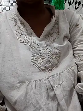 Snapshot of meenu_bhabhi547 chatting on 09.20.25 meenu bhabhi547 online show from 09.20.25