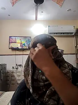 Snapshot of meenu_bhabhi547 chatting on 09.22.25 meenu bhabhi547 online show from 09.22.25