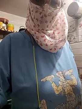 Snapshot of meenu_bhabhi547 chatting on 09.25.25 meenu bhabhi547 online show from 09.25.25