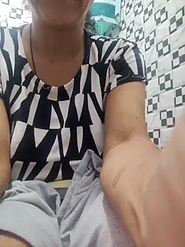 Snapshot of meenu_bhabhi547 chatting on 09.26.25 meenu bhabhi547 online show from 09.26.25