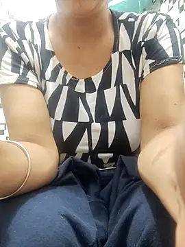 Snapshot of meenu_bhabhi547 chatting on 09.28.25 meenu bhabhi547 online show from 09.28.25