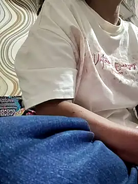 Snapshot of meenu_bhabhi547 chatting on 10.06.25 meenu bhabhi547 online show from 10.06.25