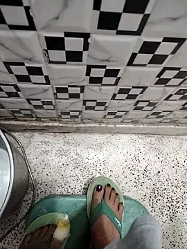 Snapshot of meenu_bhabhi547 chatting on 10.08.25 meenu bhabhi547 online show from 10.08.25