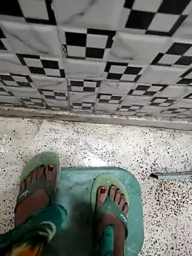 Snapshot of meenu_bhabhi547 chatting on 10.19.25 meenu bhabhi547 online show from 10.19.25