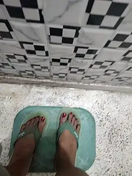 Snapshot of meenu_bhabhi547 chatting on 10.21.25 meenu bhabhi547 online show from 10.21.25