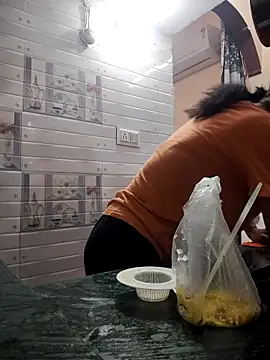 Snapshot of meenu_bhabhi547 chatting on 10.25.25 meenu bhabhi547 online show from 10.25.25