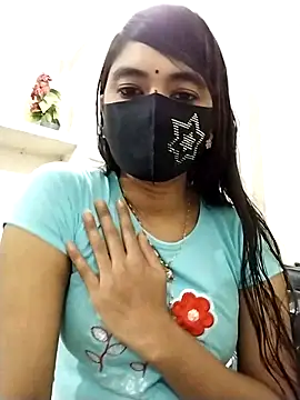 Snapshot of Puja-Rane chatting on 11.05.25 Puja-Rane online show from 11.05.25