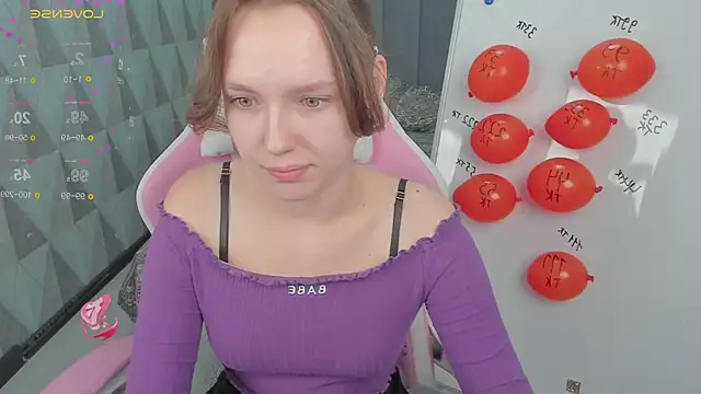 Hellena Here online show from 09.19.25