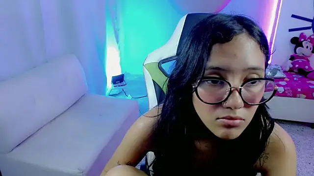 Snapshot of mishel_hott chatting on 10.14.25 mishel hott online show from 10.14.25