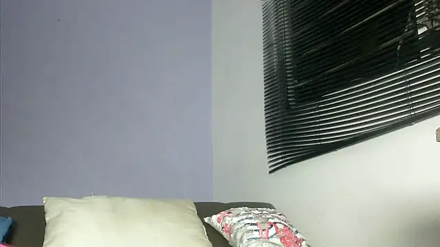 Snapshot of mishel_hott chatting on 11.08.25 mishel hott online show from 11.08.25