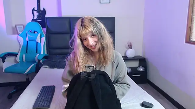 Amnesia  online show from 10.13.25