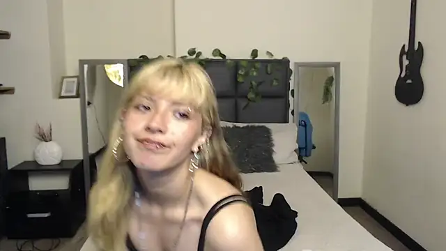 Amnesia  online show from 11.28.25