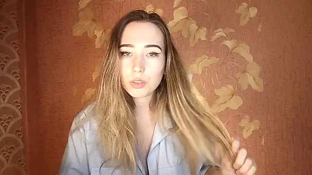Awora Wolf online show from 09.18.25